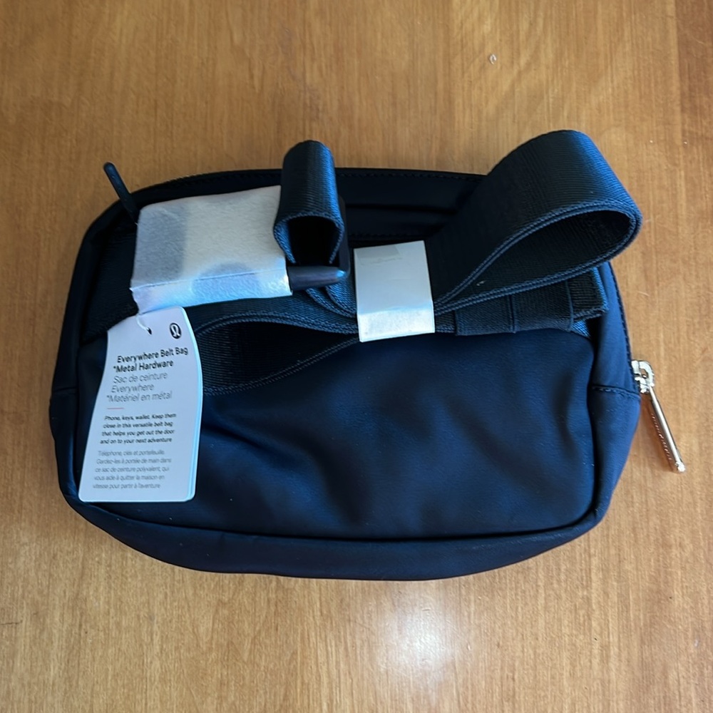 Everywhere Belt Bag *Metal Hardware - Picture 2 of 3